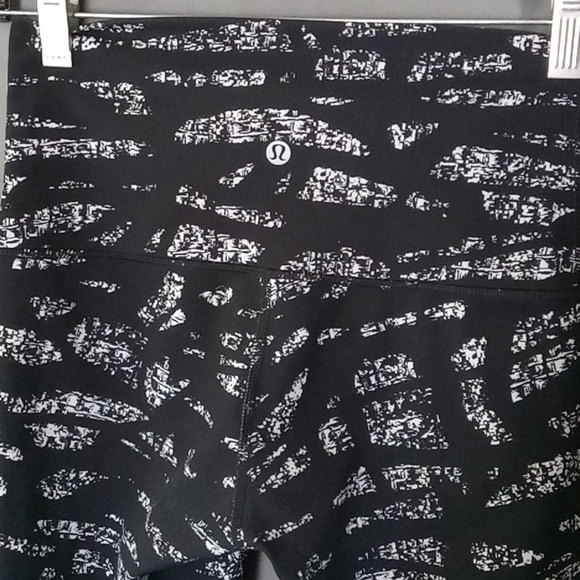 Lululemon Athletica High Rise Cropped Leggings - Picture 7 of 10